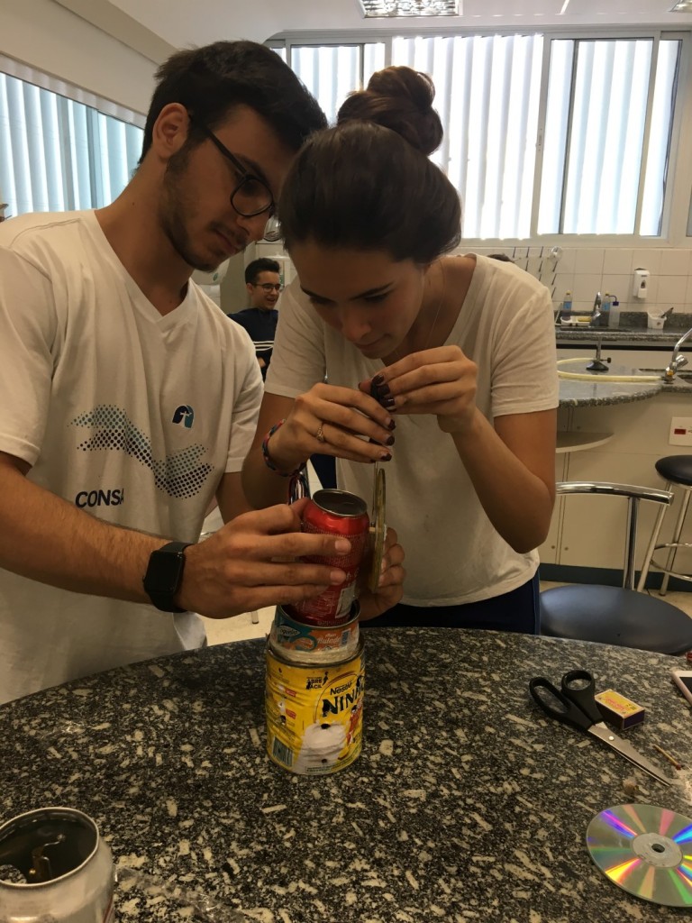 Desafios experimentais nas aulas de Física.