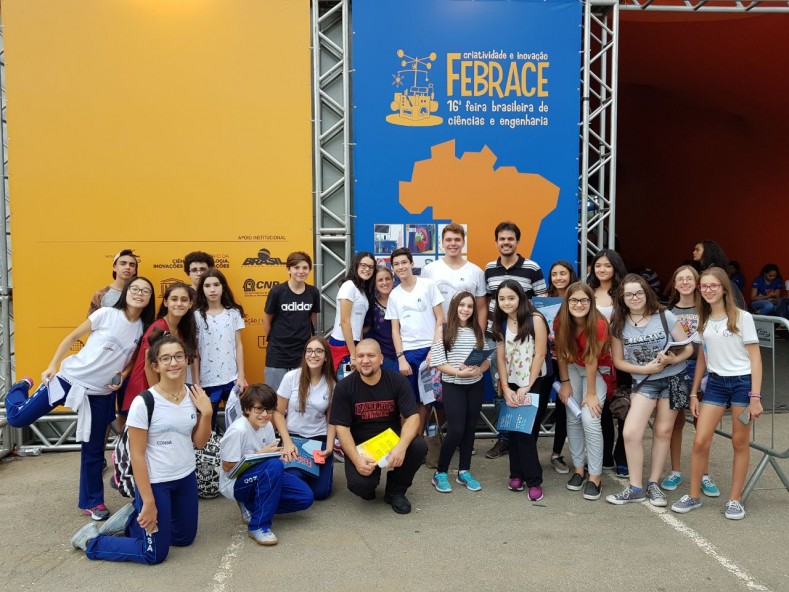 Estudantes do Consa visitam a Febrace e o Festival de Invenção e Criatividade na USP